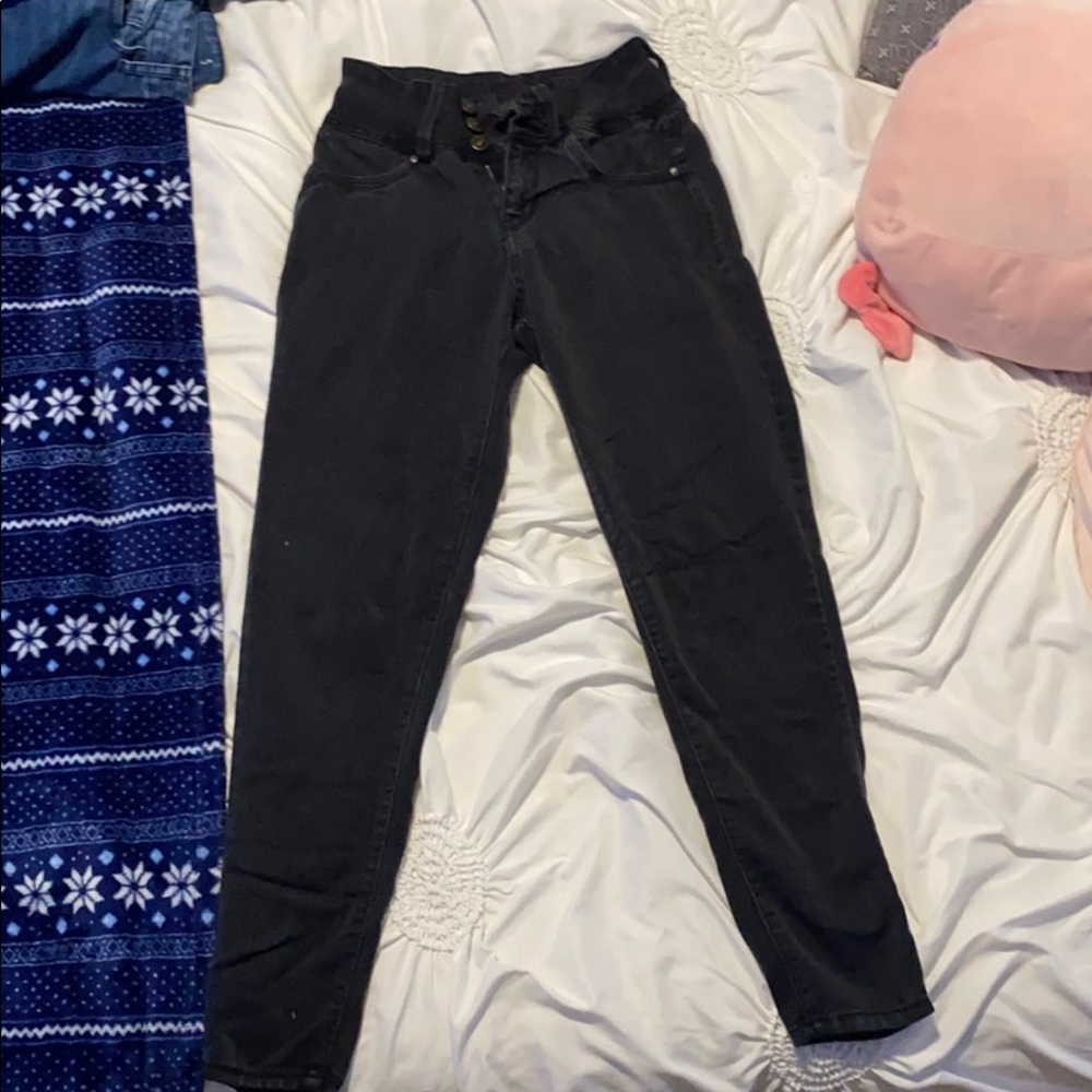 black high waisted jeans